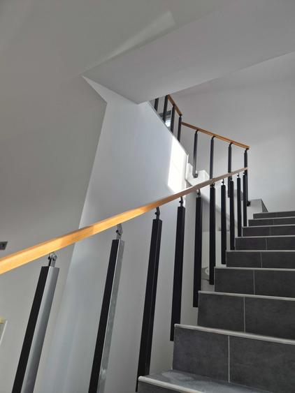 Casă cu 4 camere în Exterior Vest