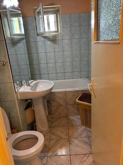 Apartament cu 2 camere semidecomandat în Gojdu