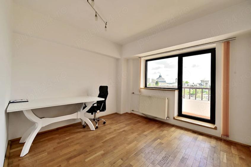 Apartament cu 4 camere decomandat în 1 Mai