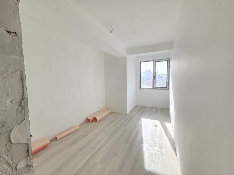 Apartament cu 3 camere decomandat în Mazepa 2