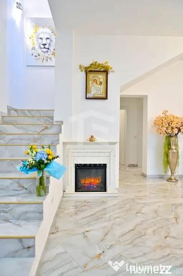Casă cu 7 camere cu Teren 445 Mp în Central
