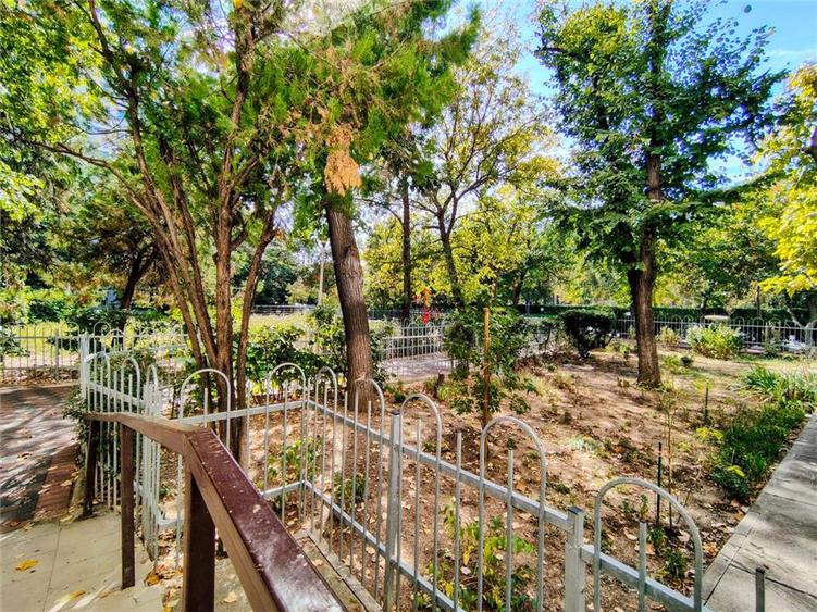 Apartament cu 2 camere circular în Titan