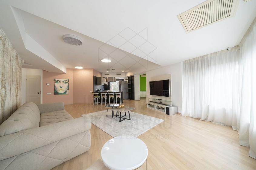 Apartament cu 6 camere decomandat, mobilat în Herăstrău