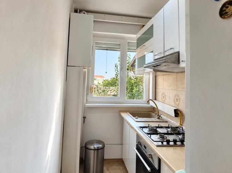 Apartament cu 2 camere semidecomandat, mobilat în Olimpia-Stadion
