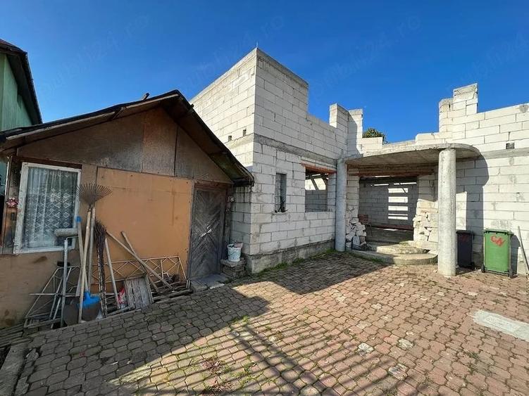 Casă cu 4 camere cu Teren 427 Mp în Central