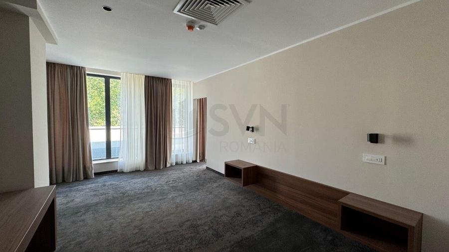 Hotel/Pensiune, de 2,930 mp, în P-ța Romană