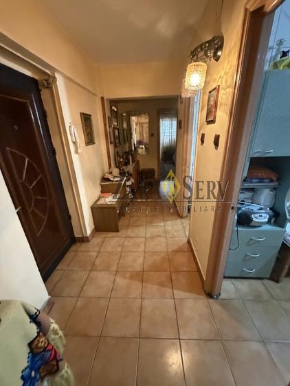 Apartament cu 3 camere decomandat în Central