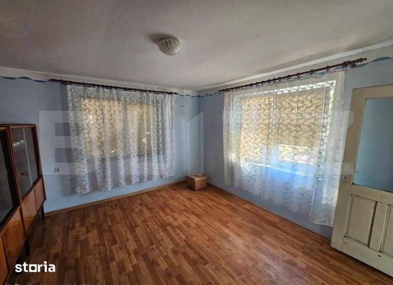 Casă cu 2 camere cu Teren 2194 Mp în Șpring