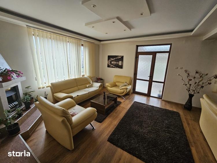 Casă cu 5 camere cu Teren 650 Mp în Curtea de Argeș