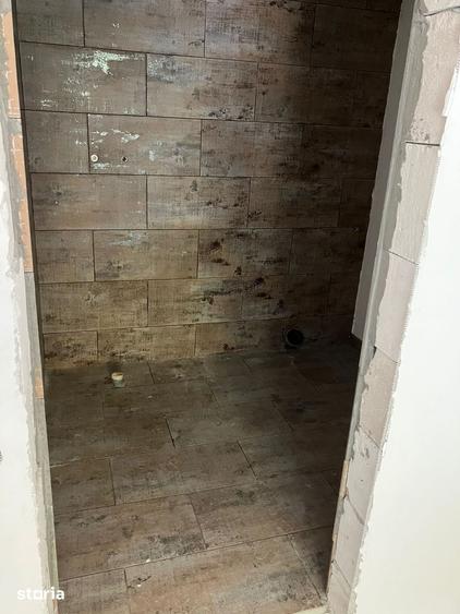 Casă cu 10 camere cu Teren 900 Mp în Cârțișoara