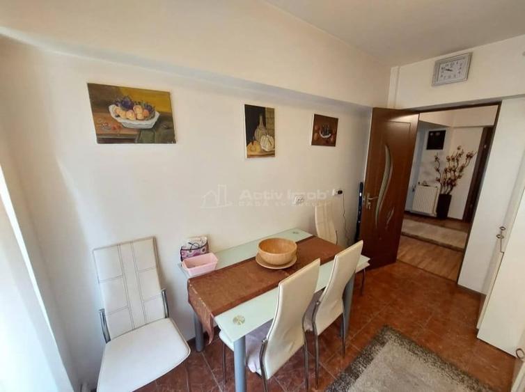 Apartament cu 3 camere semidecomandat în Ultracentral