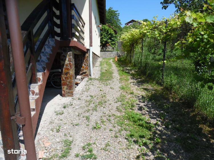 Casă cu 4 camere cu Teren 1700 Mp în Călugareni