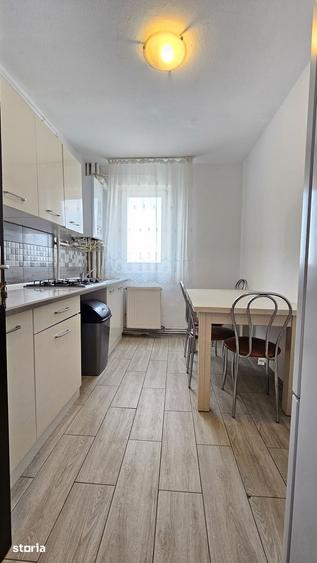 Apartament cu 2 camere semidecomandat în Tractorul