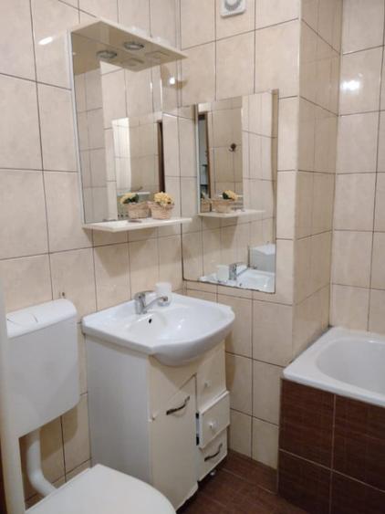 Apartament cu 2 camere semidecomandat în Gruia