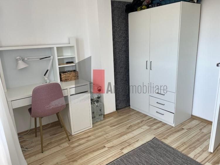 Apartament cu 3 camere decomandat, mobilat în Unirii — fotografia 3