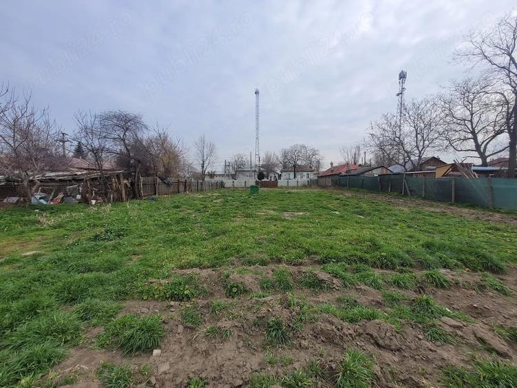 Teren de 2300 mp, în Ivești