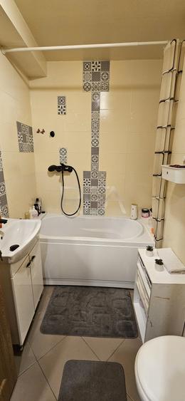 Apartament cu 2 camere decomandat, mobilat în Titan