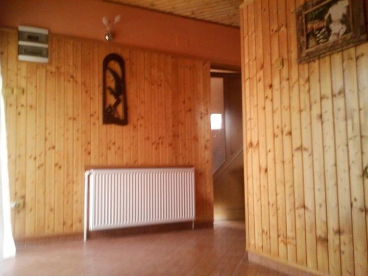 Casă cu 10 camere cu Teren 785 Mp în Central