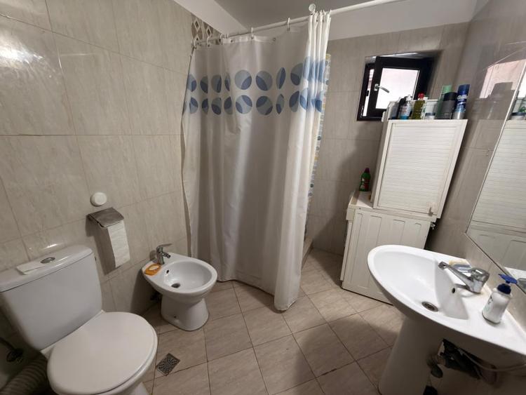 Casă individuală cu 5 camere cu Canalizare în Pielești