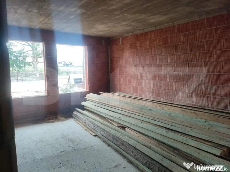 Casă cu 7 camere cu Teren 770 Mp în Marginea