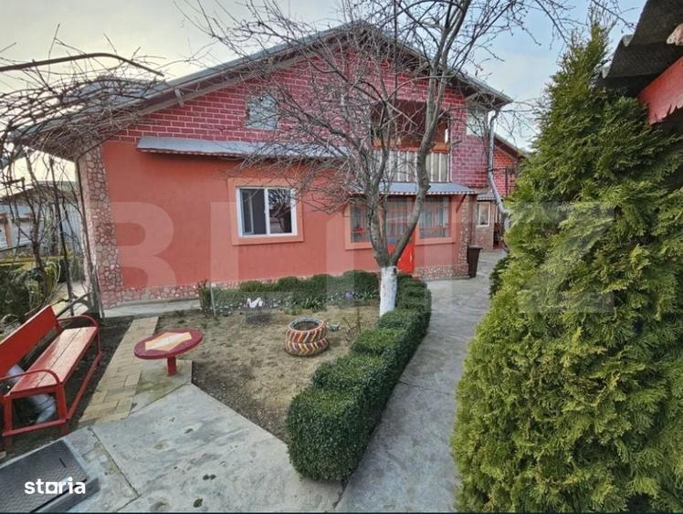 Casă cu 4 camere decomandat în Strejnicu