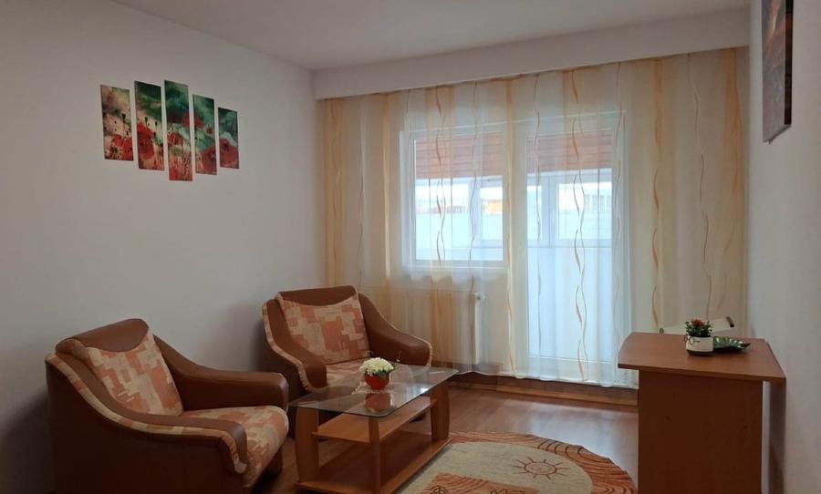Apartament cu 4 camere decomandat în Central