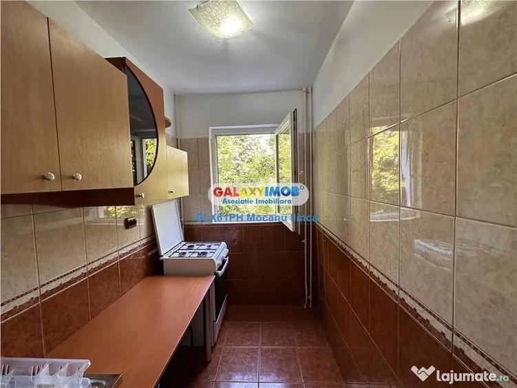 Apartament cu 3 camere semidecomandat în Malu Roșu