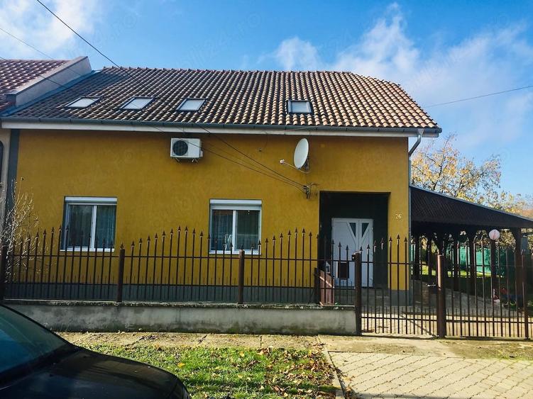 Casă cu 6 camere cu Teren 832 Mp în Fratelia