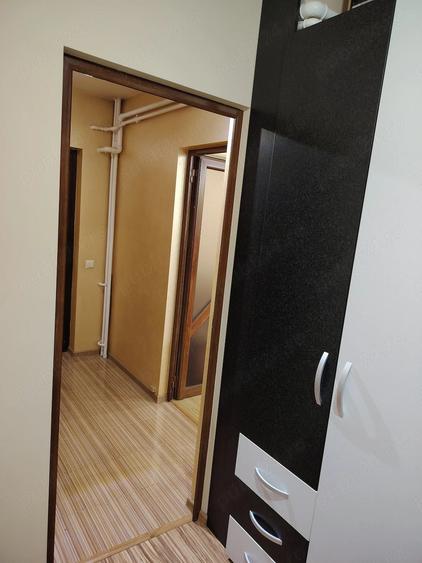 Apartament cu 2 camere semidecomandat, mobilat în Vest