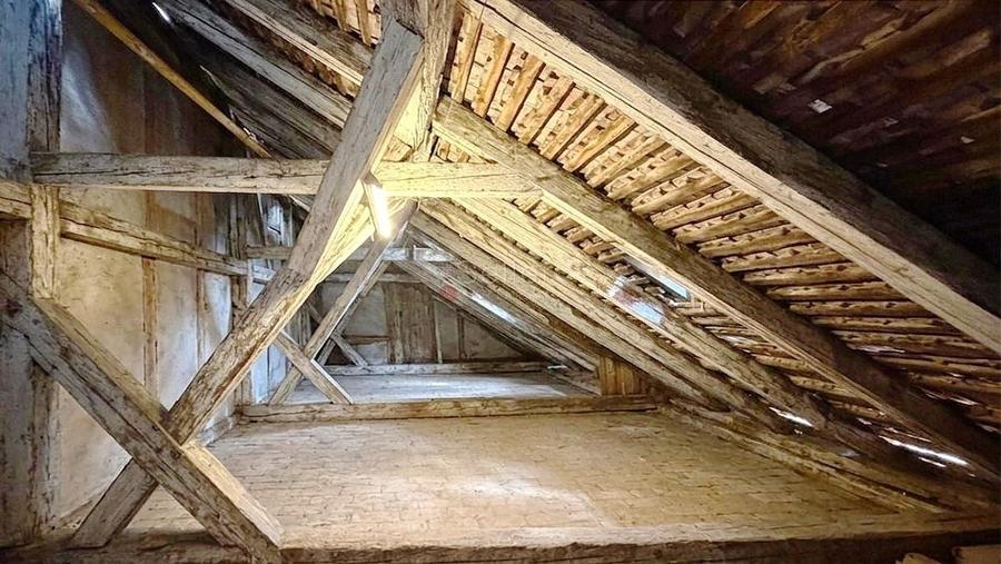 Apartament cu 2 camere decomandat în Centrul Istoric