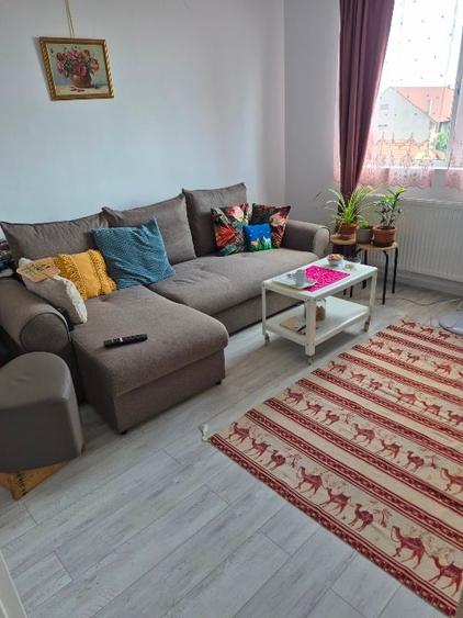 Apartament renovat, decomandat, 2 camere, zona linistita - 1