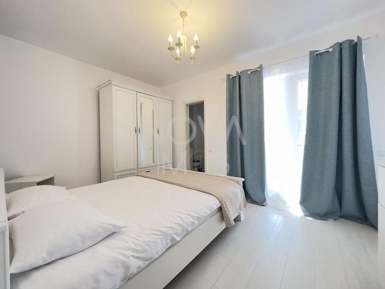 Apartament cu 3 camere semidecomandat, mobilat în Turnișor