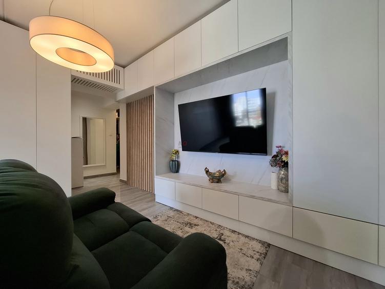 Apartament cu 2 camere semidecomandat, mobilat în P-ța Muncii
