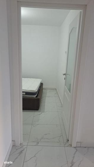 Apartament cu 3 camere în Central — fotografia 3