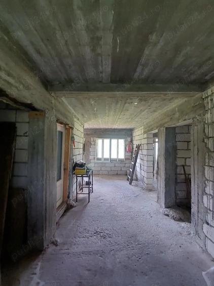 Casă cu 4 camere în Breaza de Sus