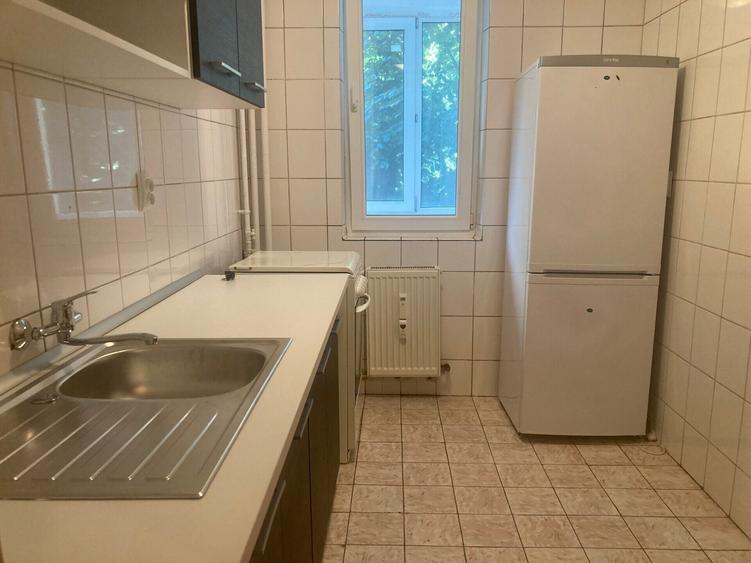 Apartament cu 3 camere decomandat în Colentina