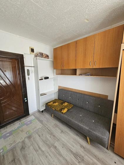 Garsonieră nedecomandată în Girocului