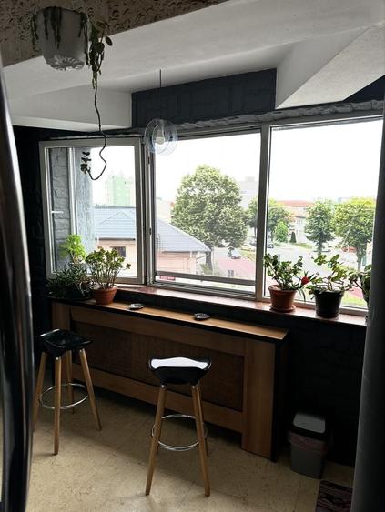 Apartament cu 4 camere decomandat în Exterior Vest
