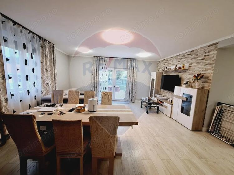 Casă cu 5 camere cu Teren 2100 Mp în Hidiș