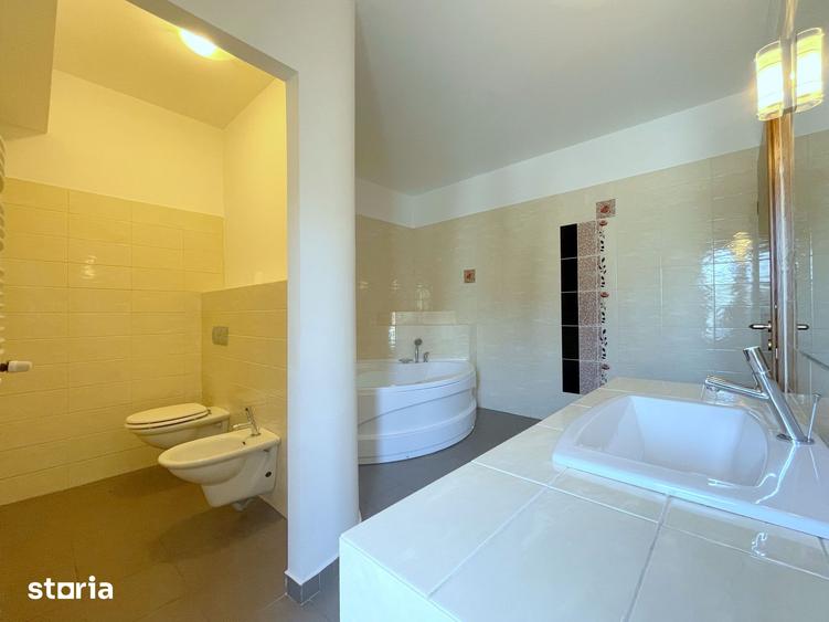 Casă cu 5 camere cu Teren 325 Mp în Torontalului