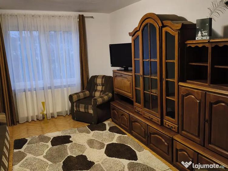 Apartament cu 2 camere decomandat în Pandurilor