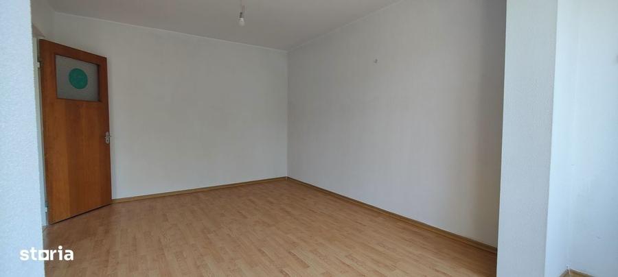 Apartament cu 3 camere decomandat în Politehnica