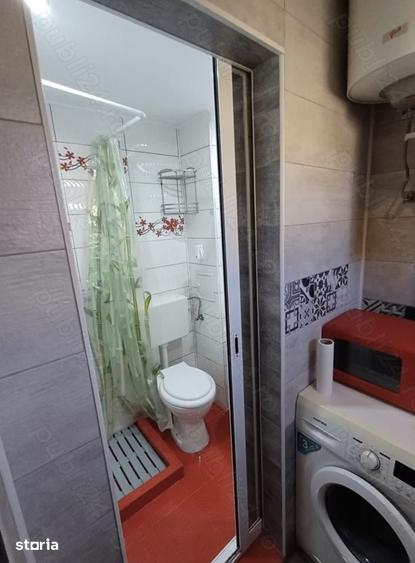 Garsoniera in bloc stradal apropiere metrou titan - 1