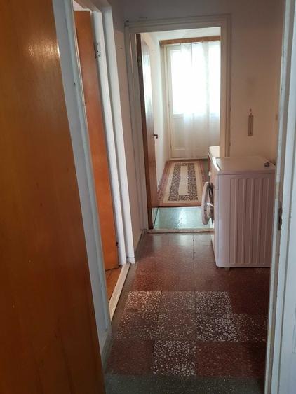 Apartament cu 3 camere semidecomandat, mobilat în Drumul Taberei