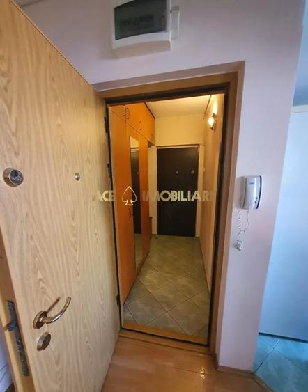 Apartament cu 4 camere decomandat, mobilat în Moșilor