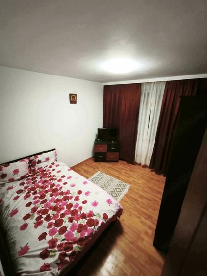 Apartament cu 3 camere semidecomandat în Basarabia