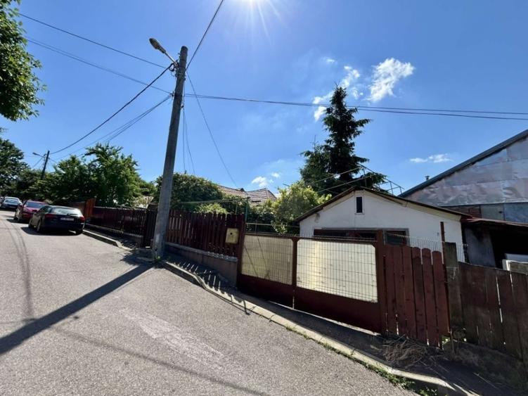 Casă individuală cu 4 camere cu Teren 264 Mp în Central