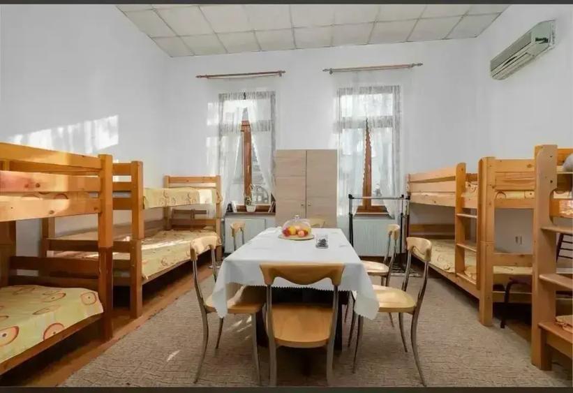 Casă cu 7 camere cu Canalizare în Armeneasca