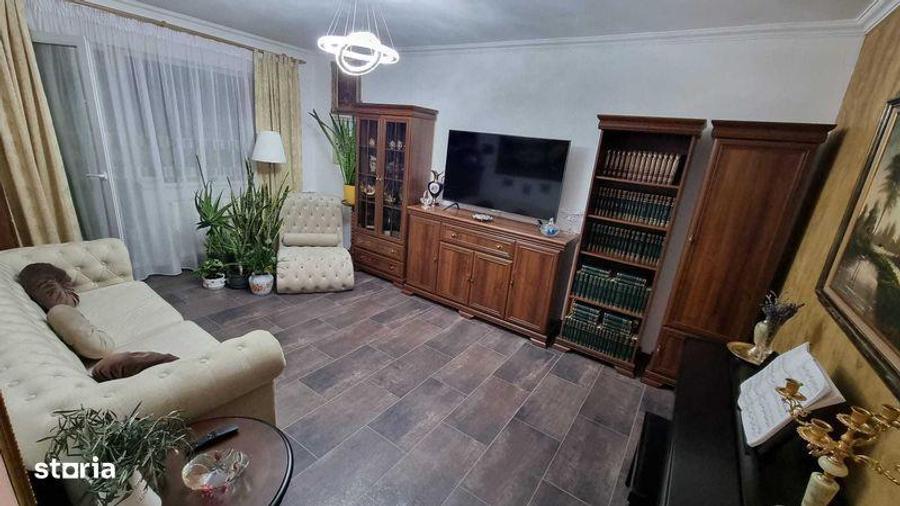Apartament cu 3 camere decomandat în Blejoi