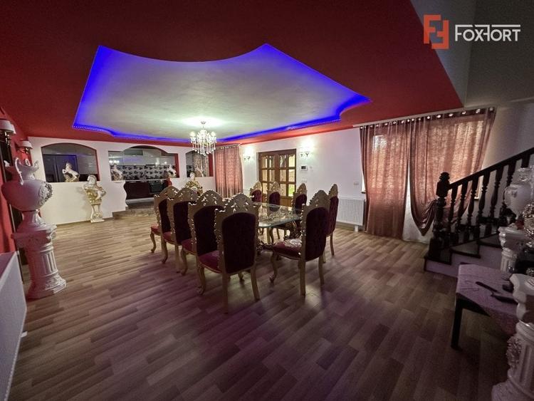 Casă individuală cu 10 camere cu Teren 1560 Mp în Bucovăț (Remetea Mare)
